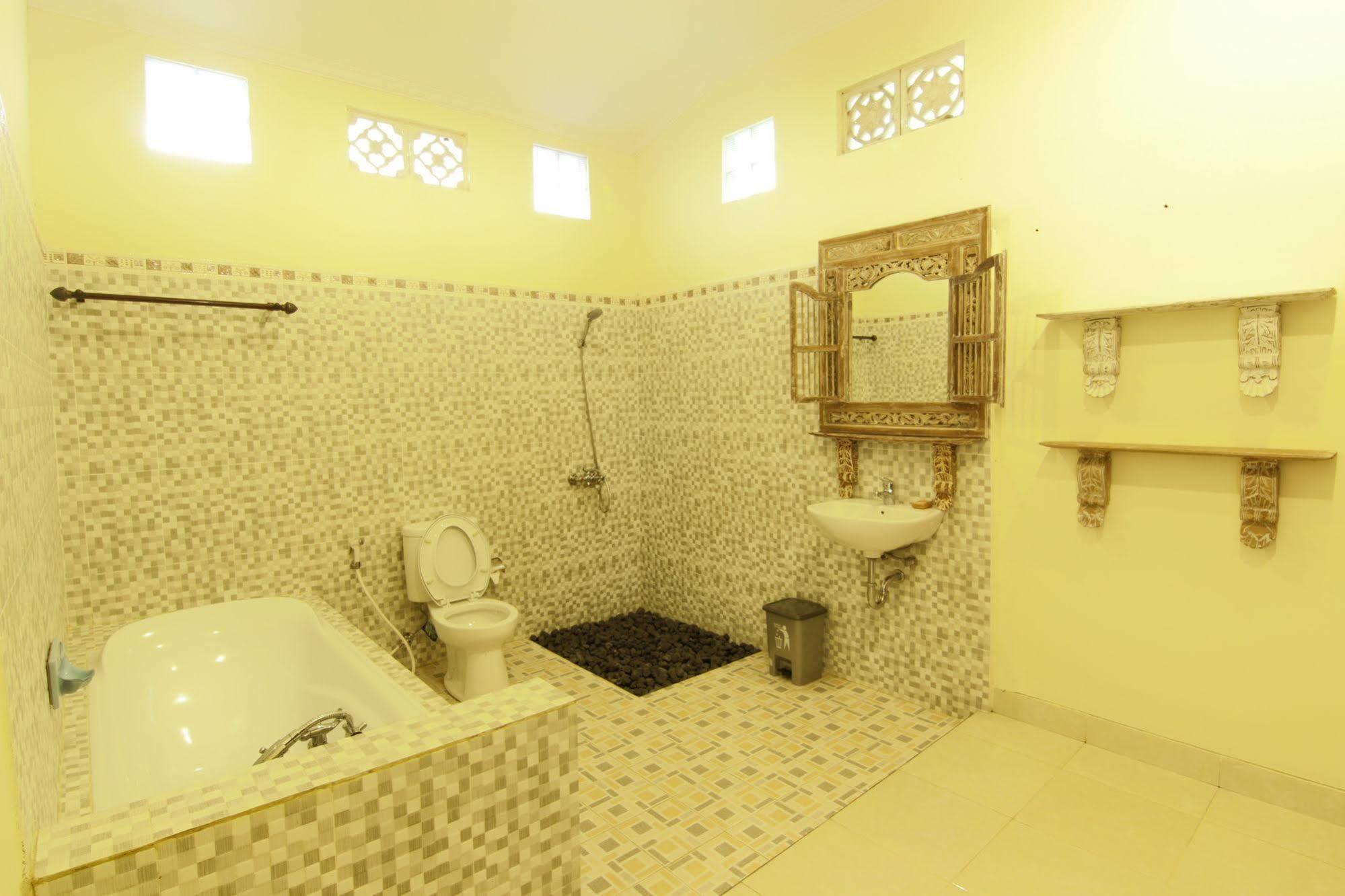 Capung Mas Hotel